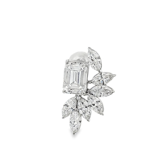 K18ホワイトゴールドのエメラルドカットのラボグロウンダイヤモンドクラスターイヤリング