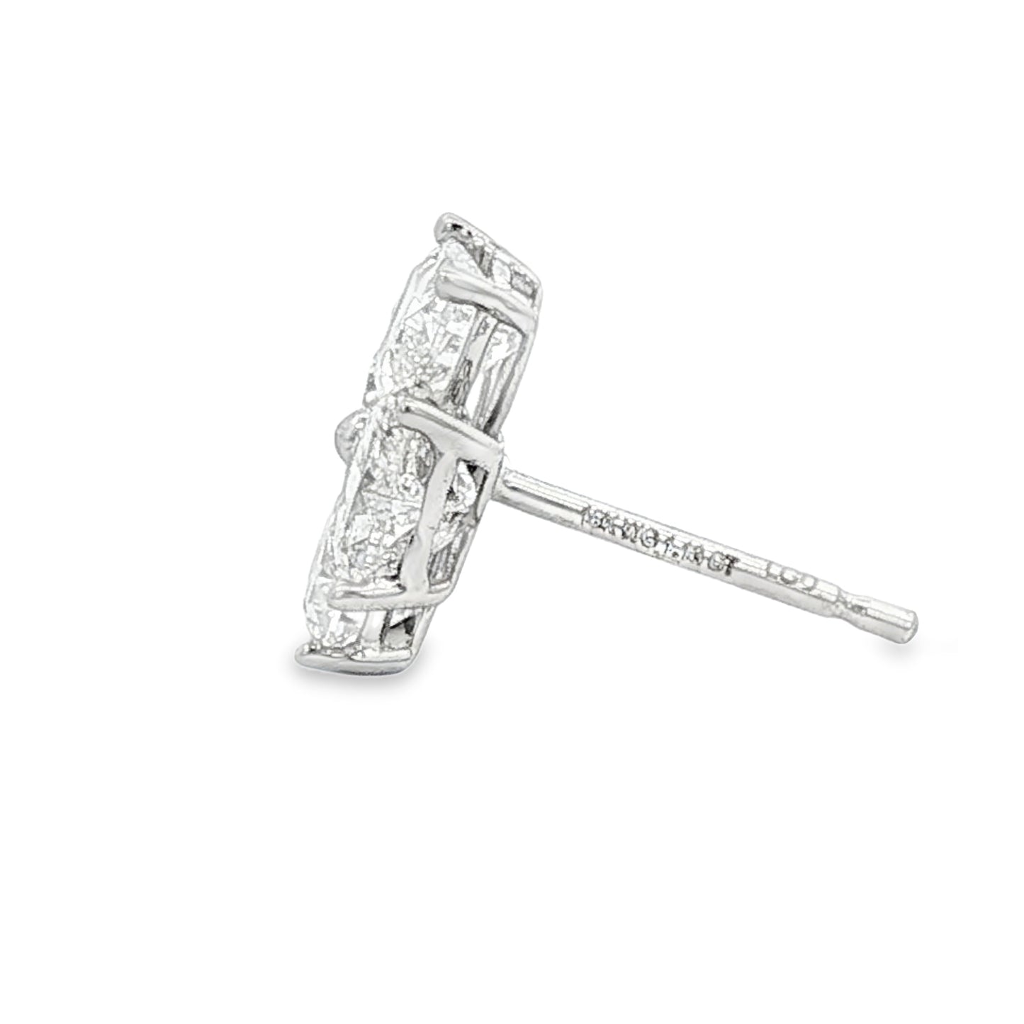 K18ホワイトゴールドのハート型ラボグロウンダイヤモンドスタッドピアス