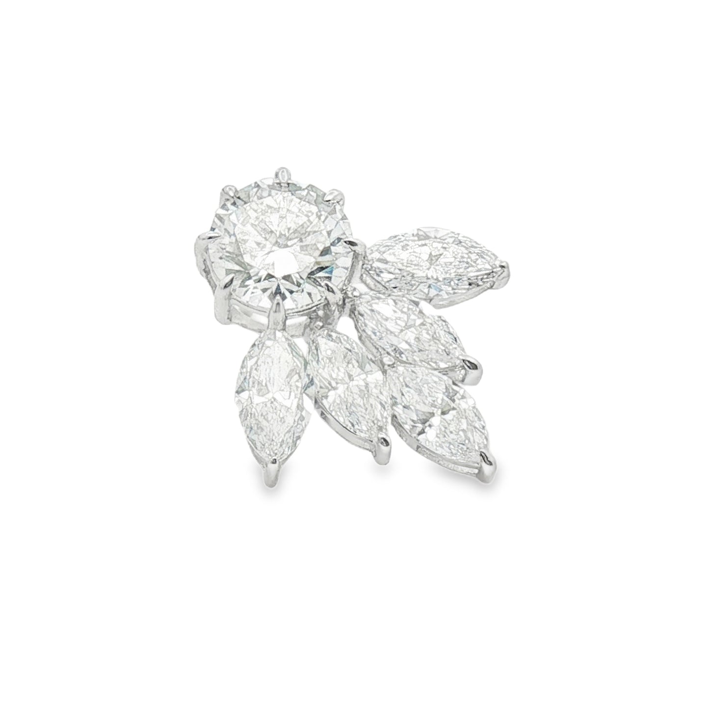 K18ホワイトゴールドラボグロウンダイヤモンドスタッドピアス - ラウンドブリリアントカット、マーキスカット