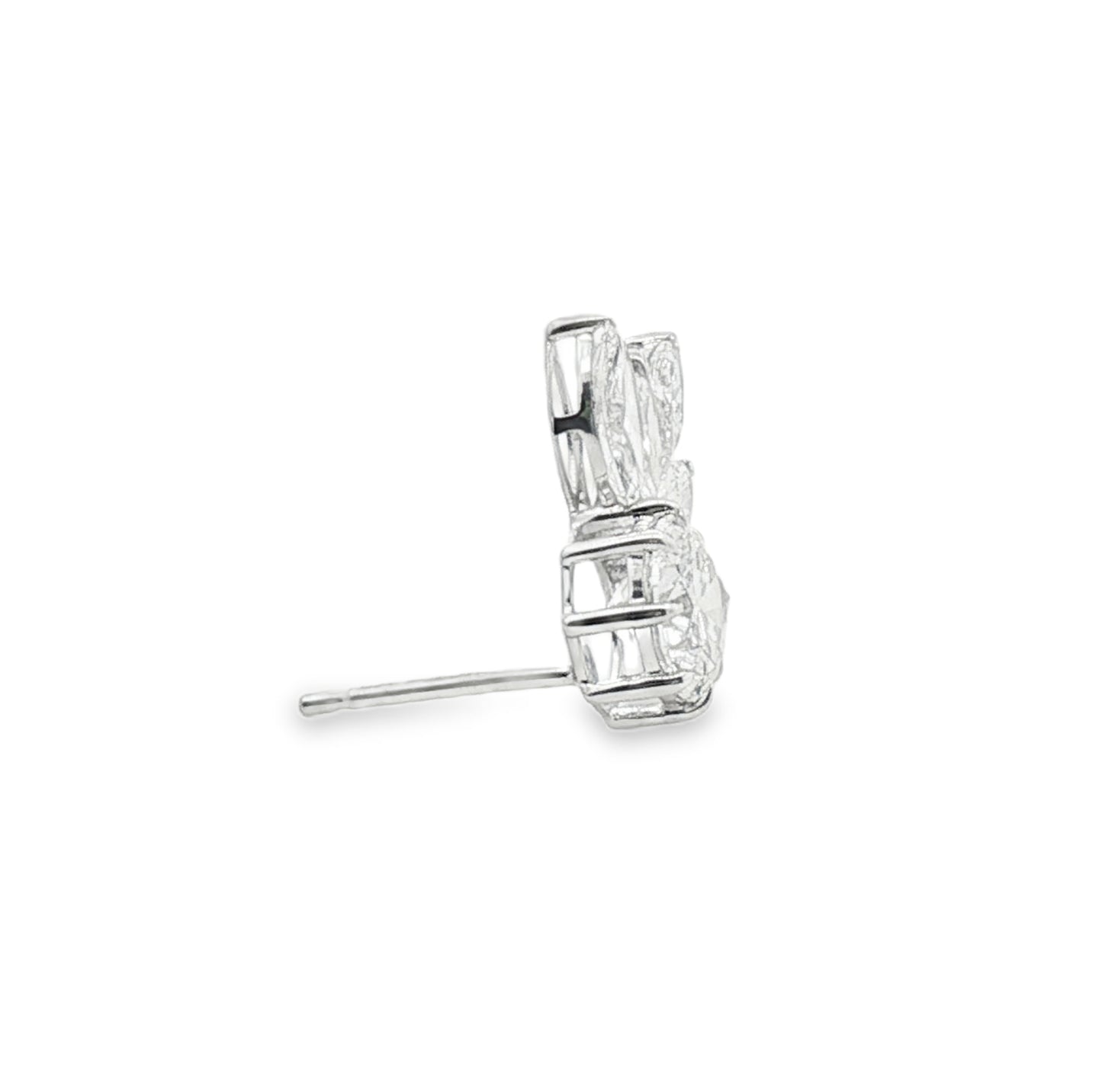 K18ホワイトゴールドラボグロウンダイヤモンドスタッドピアス - ラウンドブリリアントカット、マーキスカット