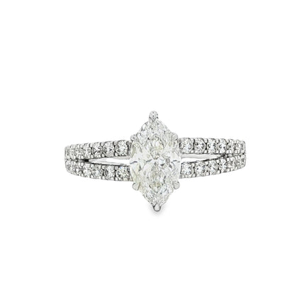 マーキスカットダイヤモンドのK18ホワイトゴールドエンゲージリング