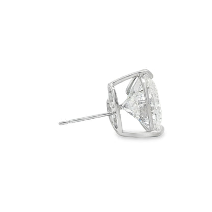 K18ホワイトゴールドのハートカットラボグロウンダイヤモンドスタッドピアス
