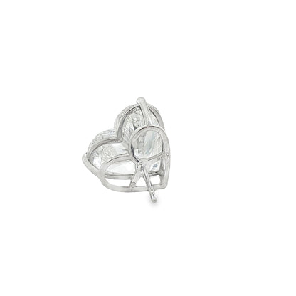 K18ホワイトゴールドのハートカットラボグロウンダイヤモンドスタッドピアス