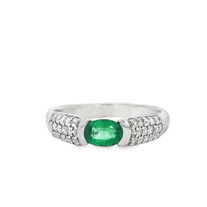 プラチナ950 エメラルド ダイヤモンドリング