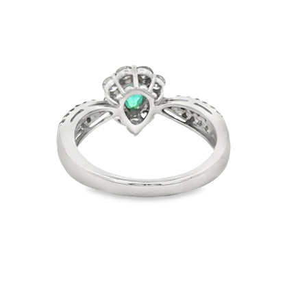 ペアシェイプのエメラルドとプラチナのダイヤモンドのマルチストーンリング